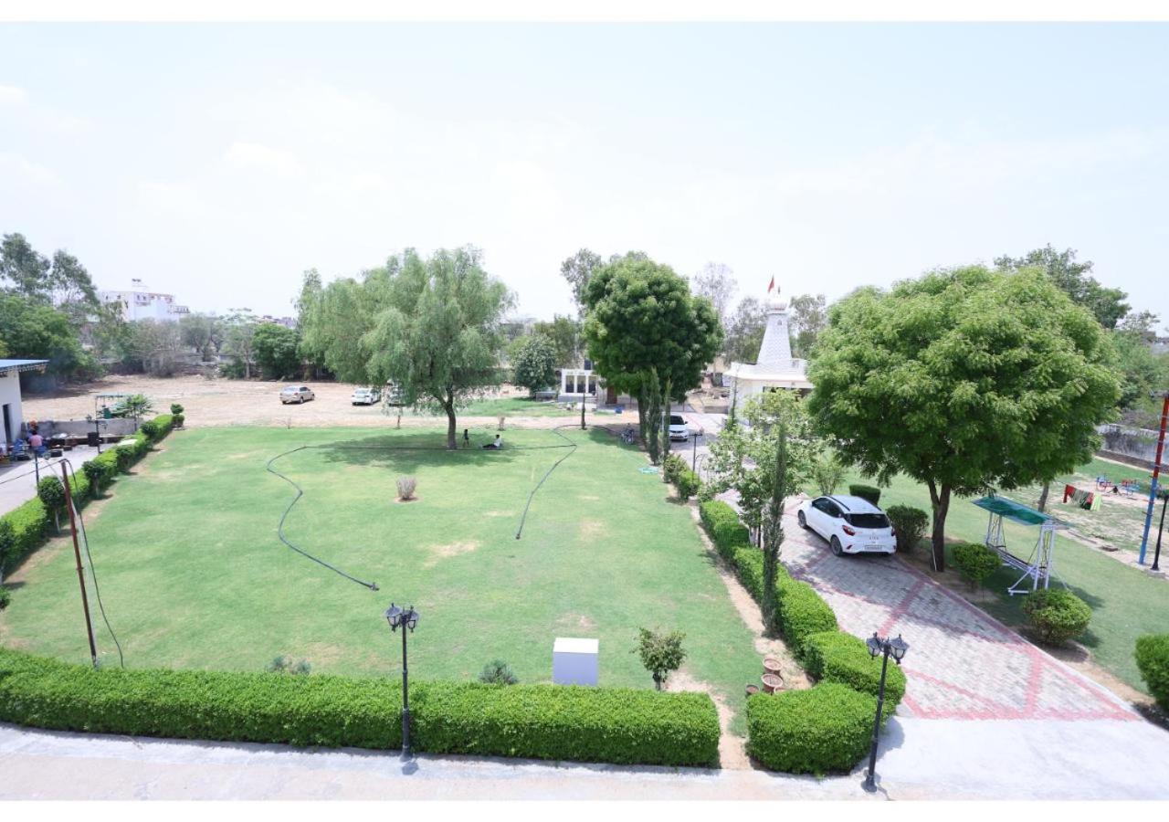 Goyal Bhawan Hotell Khātu Exteriör bild